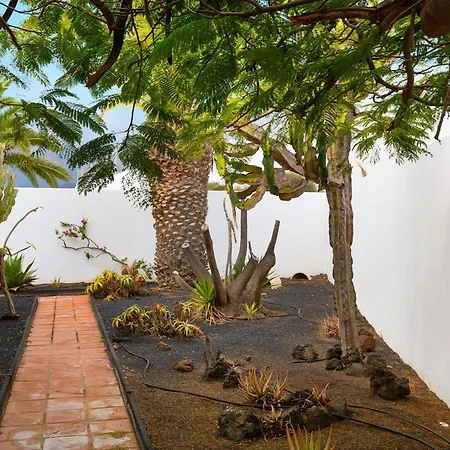 Casa Colleen Villa *